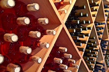 Read more about the article Why build a Wine Cellar in your Basement